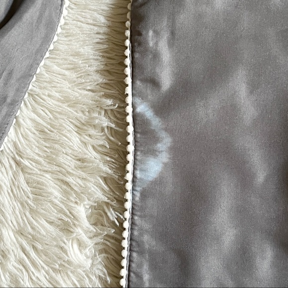 RARE Balsam & Fir Trading Co Grey Wool w/Beaded Embroidered Snowflakes Runner - Picture 9 of 9